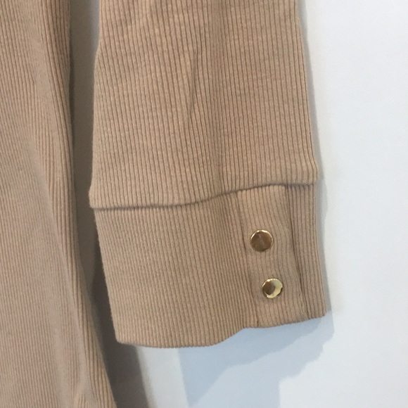 bebe V-Neck 3/4 sleeve rib knit top - Picture 4 of 13